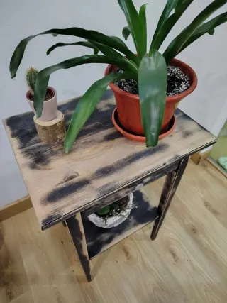 Mesita auxiliar madera rústica