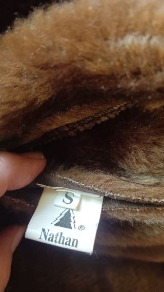 Abrigo Nathan S imitación piel bordado