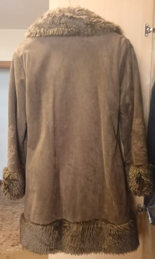 Abrigo Nathan S imitación piel bordado