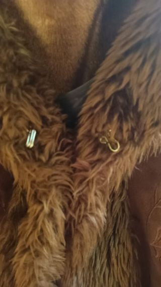 Abrigo Nathan S imitación piel bordado