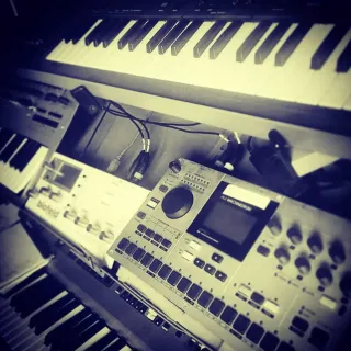 Sintetizador Yamaha V50 FM