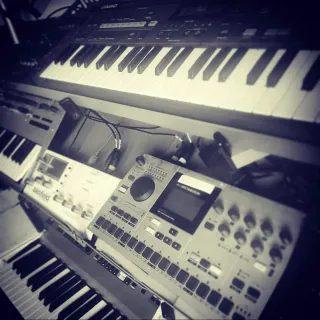 Sintetizador Yamaha V50 FM