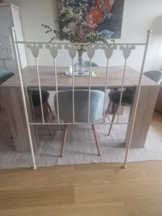 Cabecero cama metal tulipanes beige