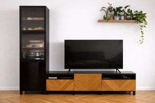 Mueble IKEA BESTÅ: Vitrina + Mueble TV