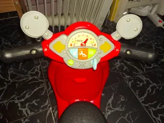 Moto Vespa para bebé Chicco