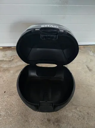 Baúl Shad SH39 Negro