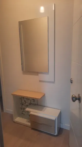 Entradita y espejo madera y cristal