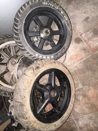 Coppia di ruote da 12