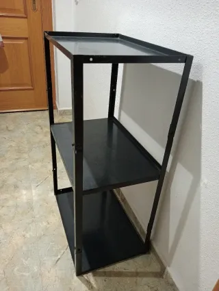 Estantería metálica negra