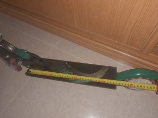 Patinete infantil negro y verde