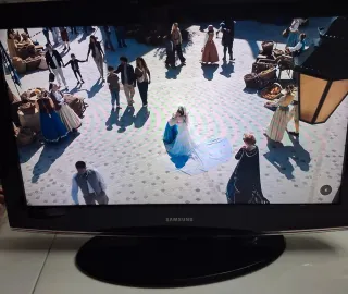 Staffa TV Samsung 32 + staffa a muro