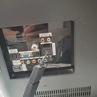 Staffa TV Samsung 32 + staffa a muro