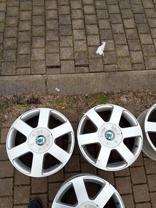 llantas Skoda octavia  vw passat 16r