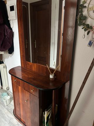 Recibidor de entrada madera, esta super cuidado