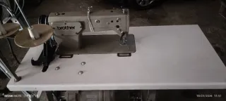 Máquina de coser Brother DB2-B735-3