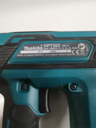 Clavadora makita 18v con bateria y maletin
