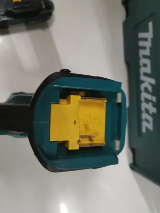 Clavadora makita 18v con bateria y maletin