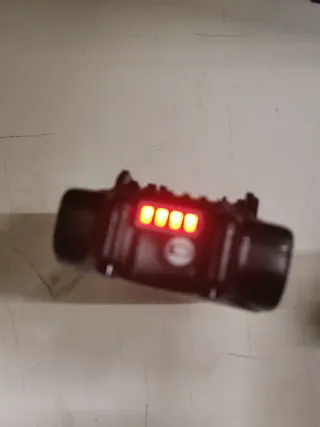 Clavadora makita 18v con bateria y maletin