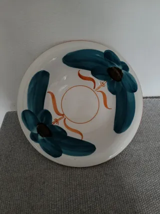 Bacia antiga de lavatório