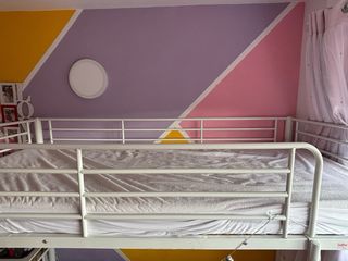 Litera de hierro blanca