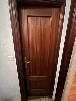 Puertas madera marrón