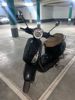 Vespa 125cc Scooter Automática Negra
