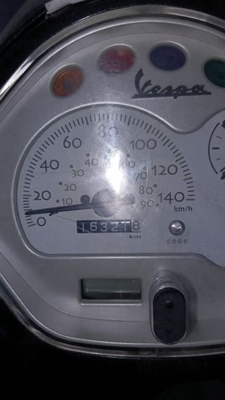 Vespa 125cc Scooter Automática Negra