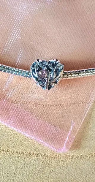 Charm | Corazón de Flores enredaderas