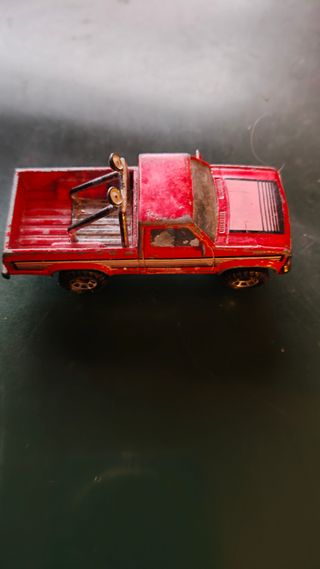 Matchbox Dodge Dakota 1987 Rosso