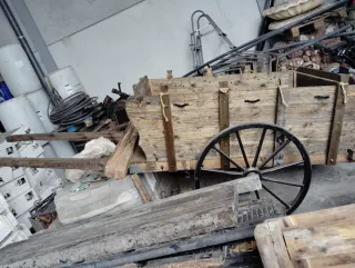 Carro de madera rústico para decoración