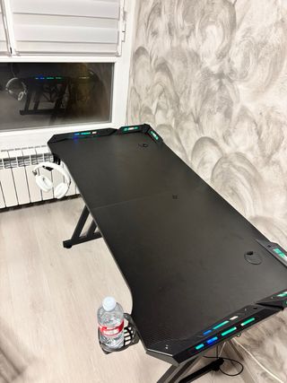 Mesa Gaming RGB con Porta Vasos/Cascos