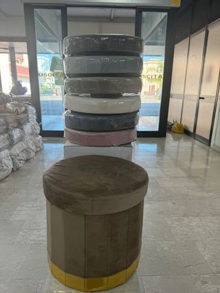 Pouf contenitore con fascia oro