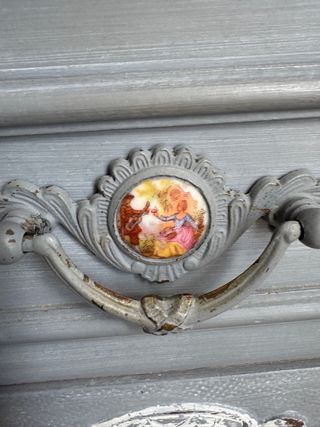 Cómoda y mesa de noche