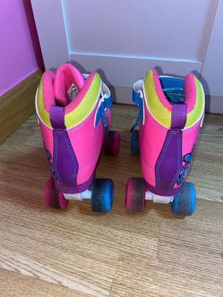 Patines 4 ruedas talla 37 + rodilleras + casco