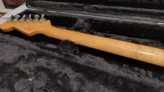 Fender Stratocaster Vintera 60s + Estuche