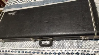 Fender Stratocaster Vintera 60s + Estuche