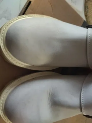 Stivaletti imbottiti con fibbia