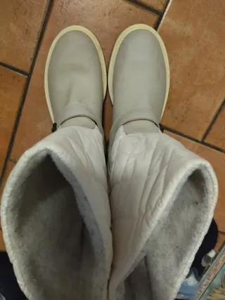 Stivaletti imbottiti con fibbia