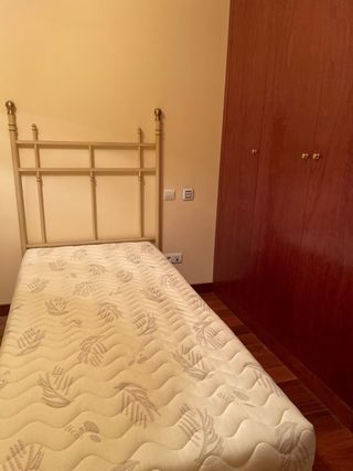 2 cabeceros de forja beige y dorado. Cama 90 cm.