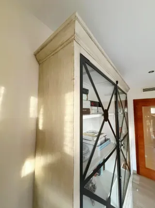 Vitrina Estilo Provenzal con Herrería de forja