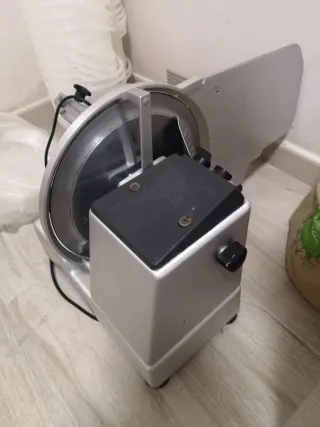 Cortadora de fiambres industrial
