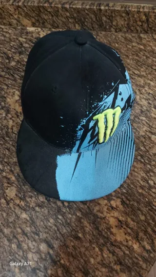 Gorra Monster Energy Negra y Azul