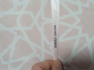 Vestido floral con torera roja