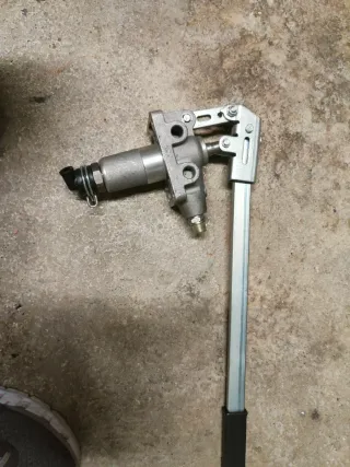 POMPE A MANO “ALU” CON VALVOLA DI MASSIMA. Con lev