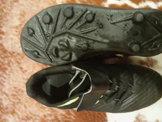 Botas de fútbol niño negras