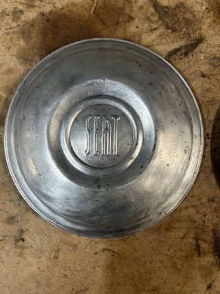 Seat 600N Tapacubos