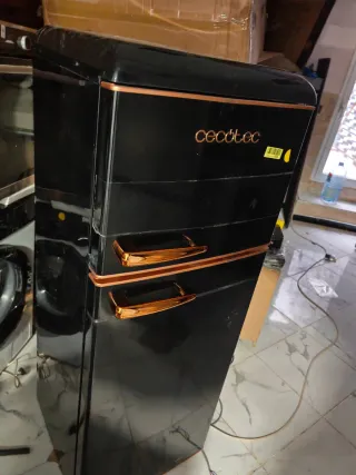 Nevera Cecotec Negra Estilo Retro