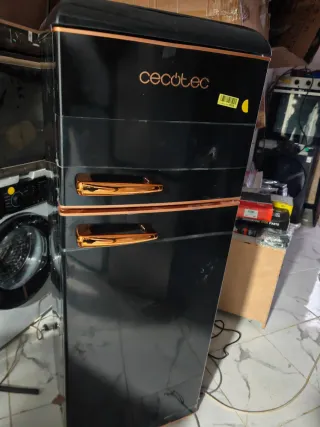 Nevera Cecotec Negra Estilo Retro
