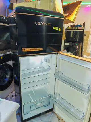 Nevera Cecotec Negra Estilo Retro