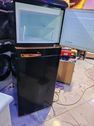 Nevera Cecotec Negra Estilo Retro